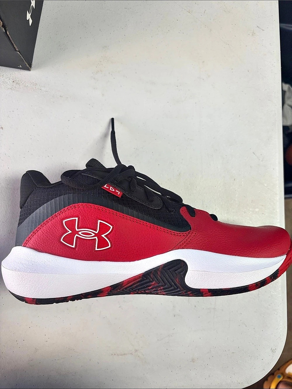Under Armour Lockdown 7 Men's Red & Black US 8 Like New
